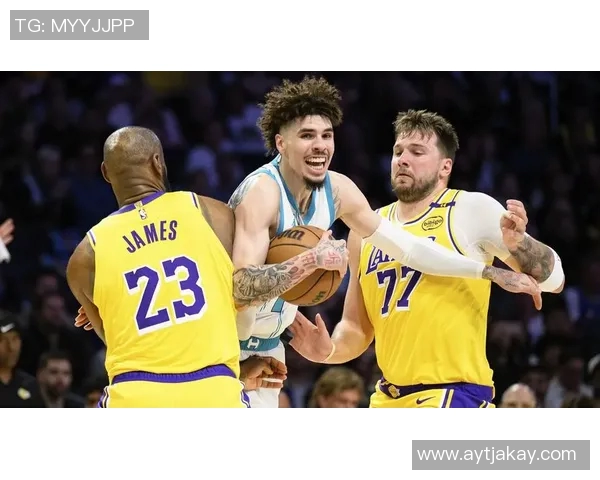 湖人对阵黄蜂精彩直播全程回顾与赛后分析尽在这里